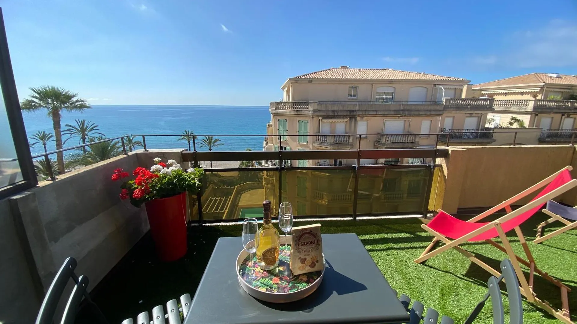 The View-Centre- Clim -Parking-Vue Mer-Plage Menton